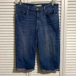 Levi's Cropped Jeans